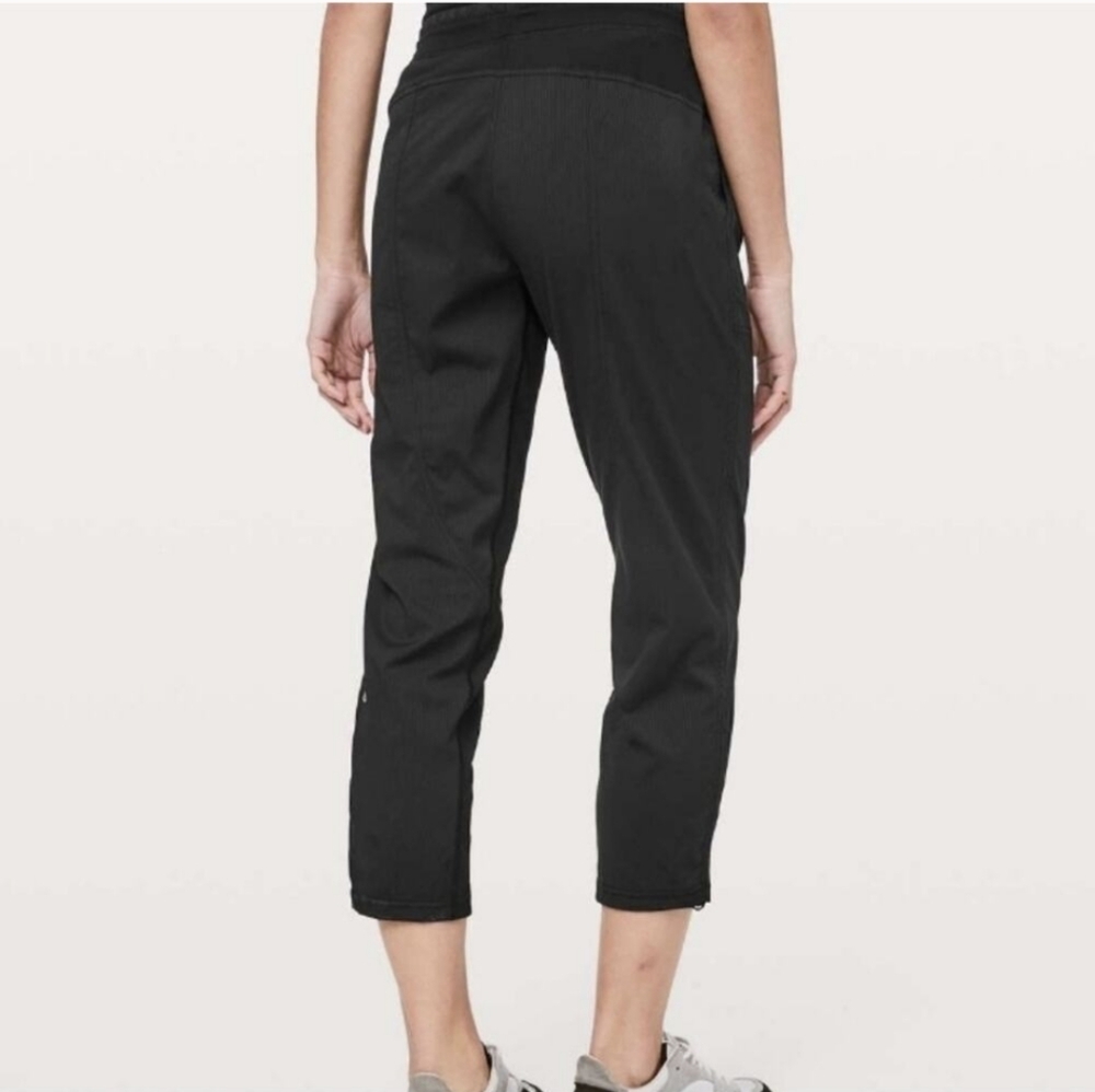 Lululemon Dance Studio Crop 25" Black Size 4 - Picture 2 of 8